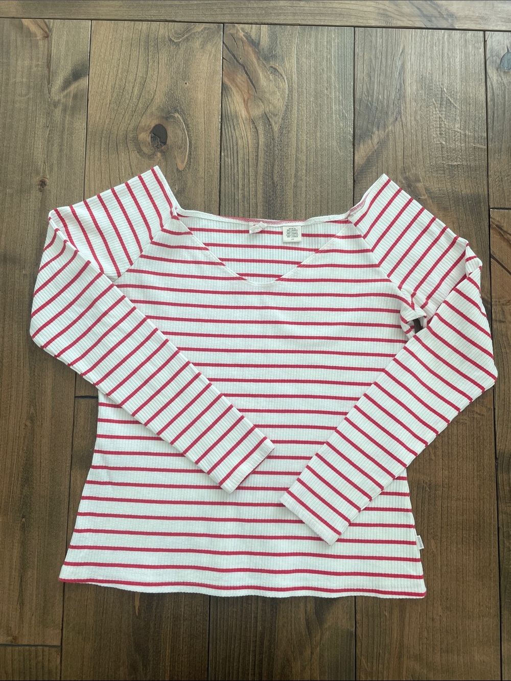 Levi's White Long-Sleeve Tee with Red Stripes